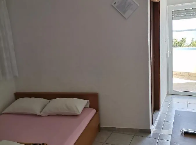 Danijela Apartman *